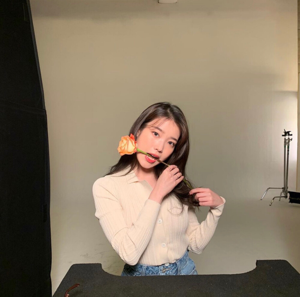 IU