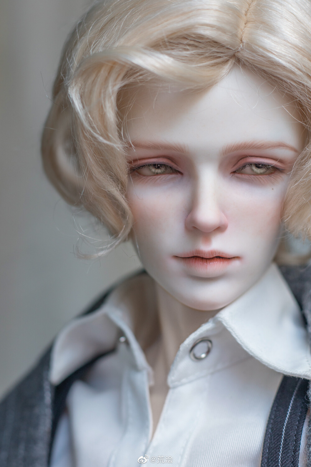 #娃娃bjd#
妆师:荒浍（图源微博）