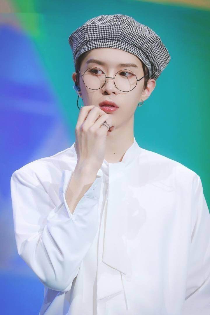 眼镜合集/范丞丞