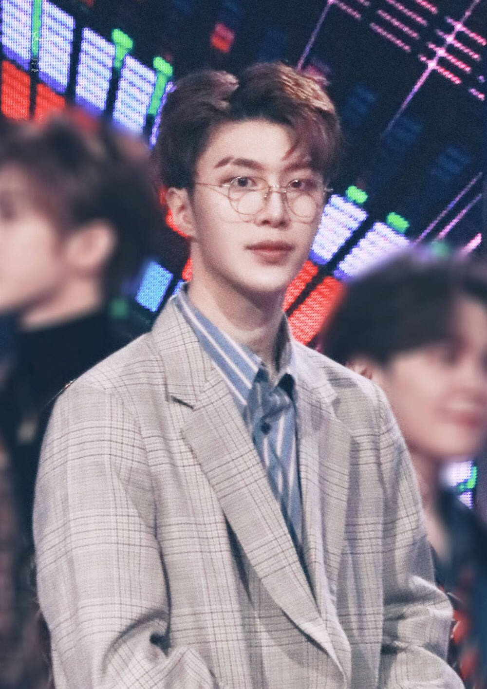 眼镜合集/范丞丞