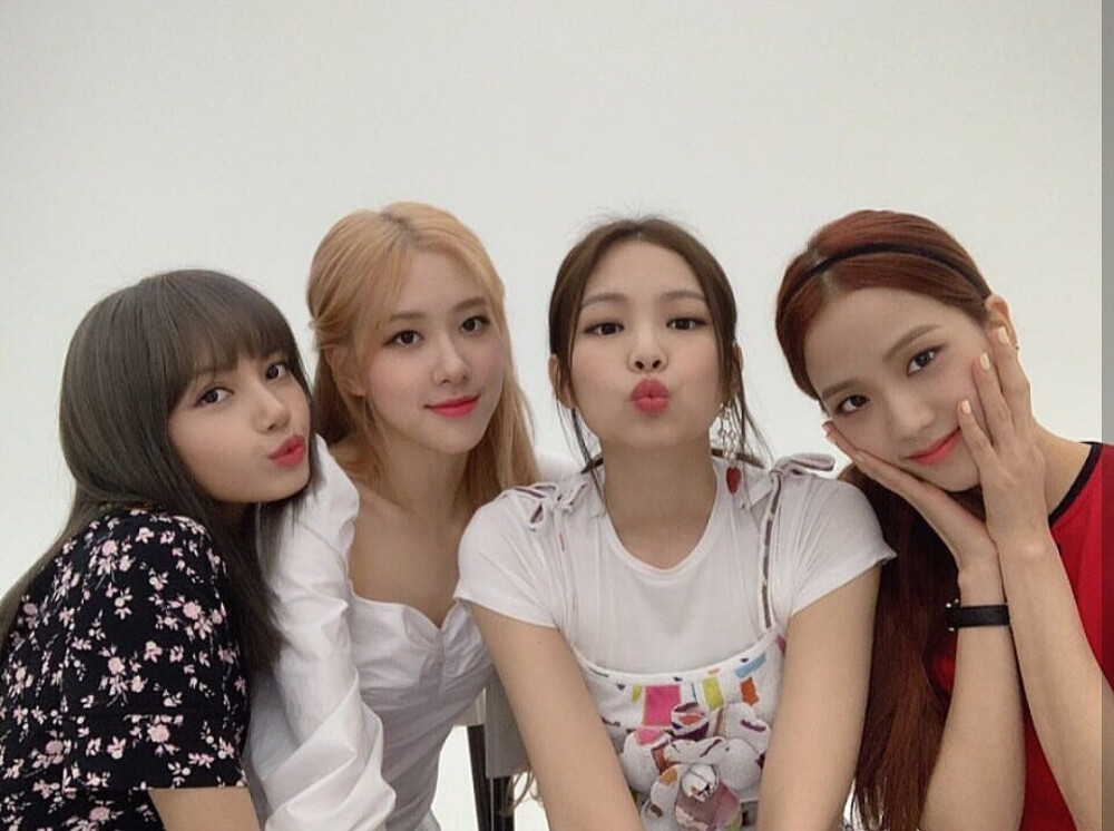 BLACKPINK 金智秀 Jennie金智妮 Rosé朴彩英 Lisa