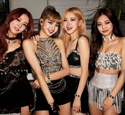 BLACKPINK 金智秀 Jennie金智妮 Rosé朴彩英 Lisa 科切拉