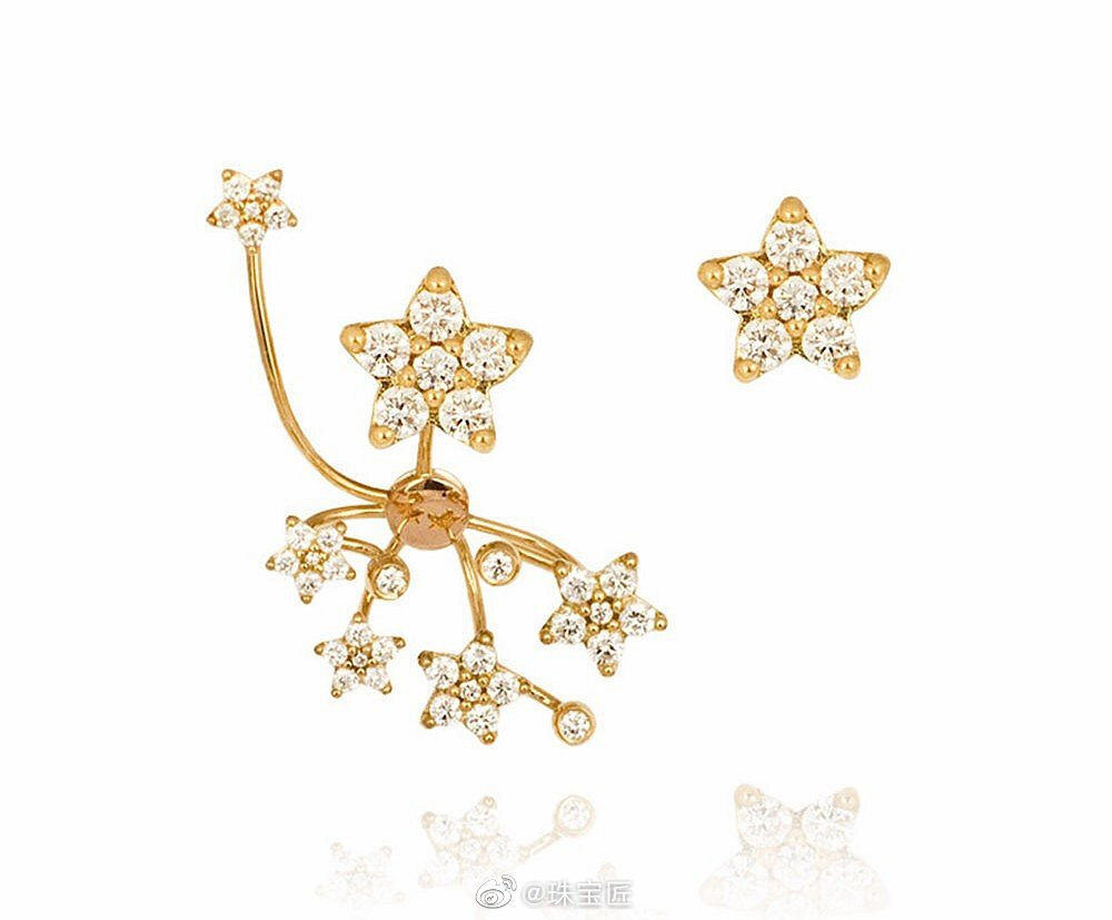 丹麦珠宝商 Ole Lynggaard Copenhagen 的Fine Jewelry 系列珠宝作品「Shooting Stars」，灵感来自流星划过夜空的轨迹。设计师以黄金搭配钻石，呈现明亮的星光，边际延伸出纤长的金链或金丝，象征划过的星轨，预示幸运和对未来美好的景愿。 ​​​