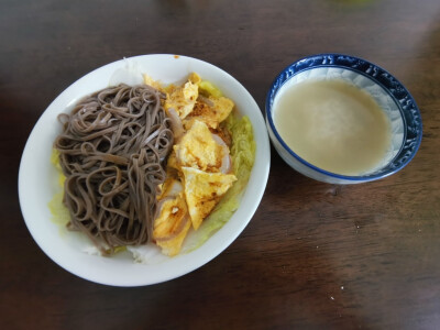 正餐吃饱了的话，果然零食也会少很多呢