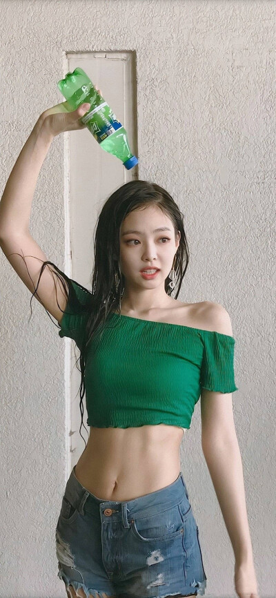 JENNIE