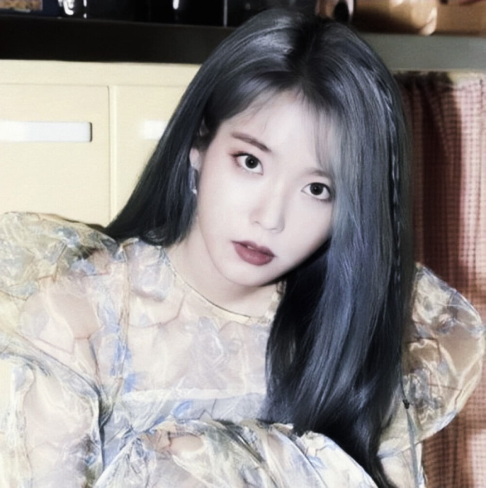 IU