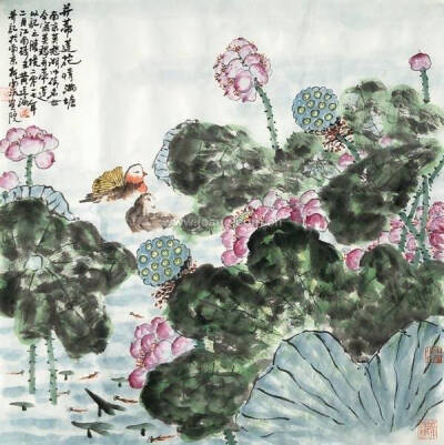 《并蒂莲花情满堂》黄廷海
其荷莲，色彩斑斓、水墨酣畅，精勾的荷花莲蓬、变形的鸟禽与泼写的荷叶、奇巧的山石构成绝妙的荷塘盛境，开画荷新风。