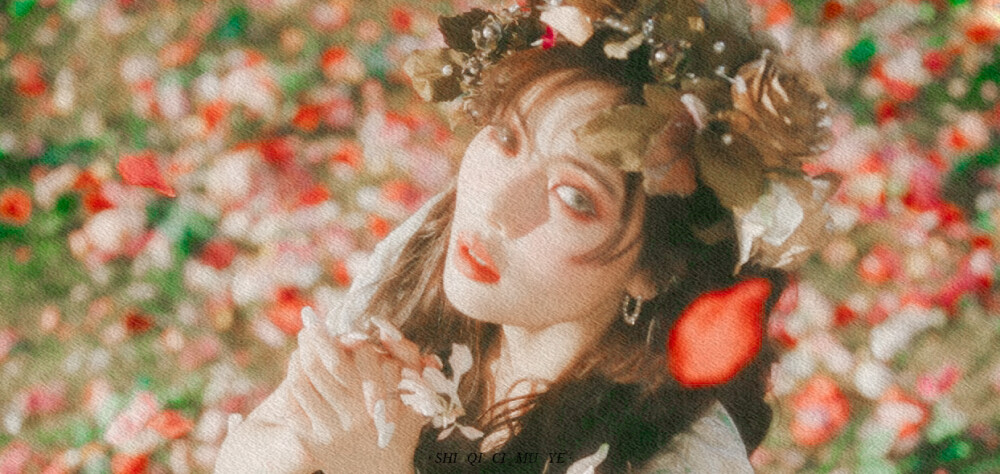 
▫️HyunA
▪️'FLOWER SHOWER'