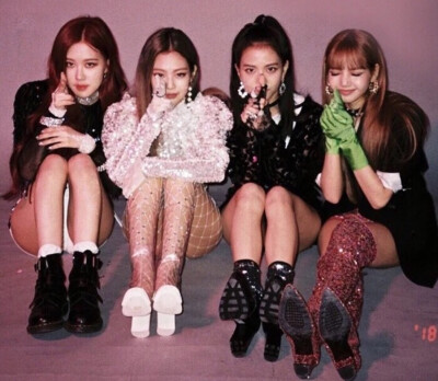 BLACKPINK
喜欢BLACKPINK的互关照片哦！