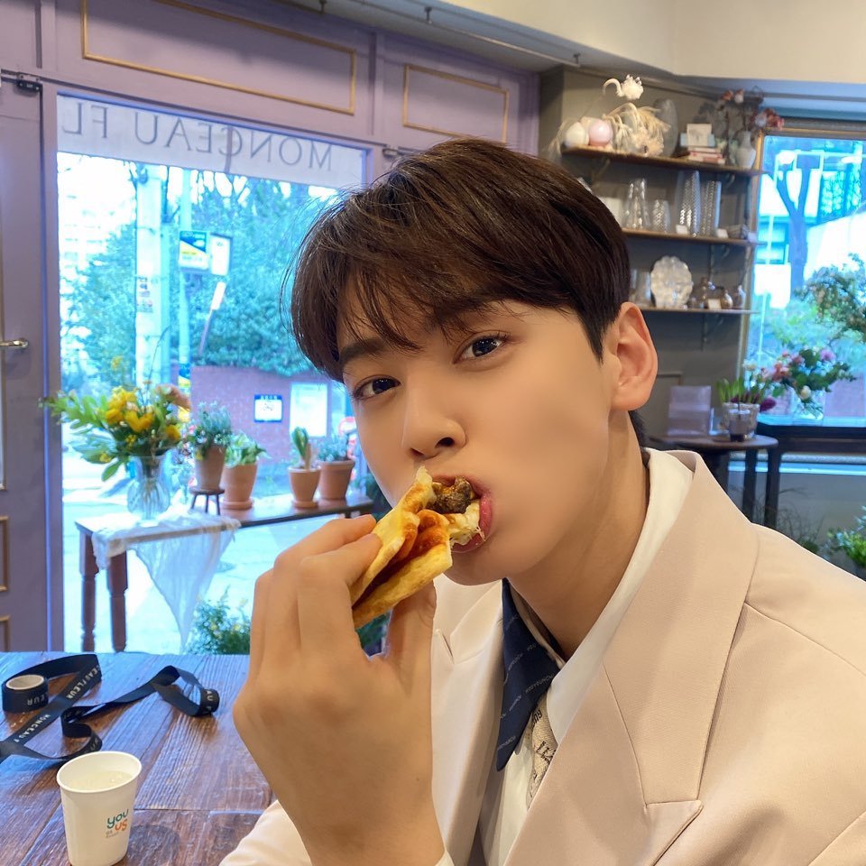 脸蛋天才车银优♡