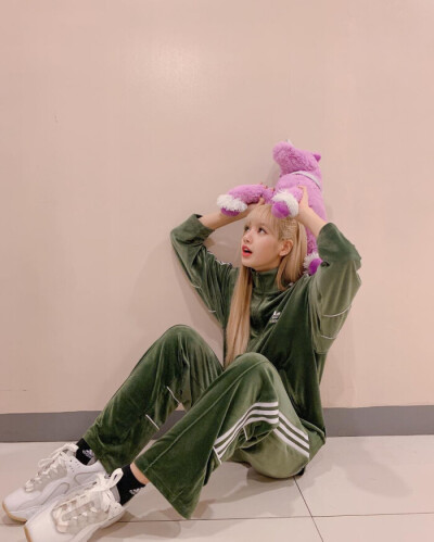 Lisa 人间芭比