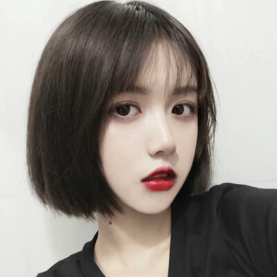 短发女头^二传注明苏苒