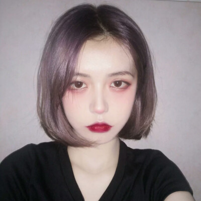 短发女头^二传注明苏苒