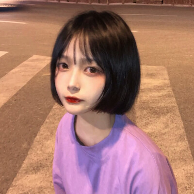 短发女头^二传注明苏苒