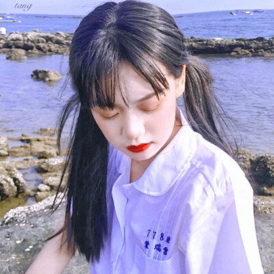 _月亮在大海某处迷茫-