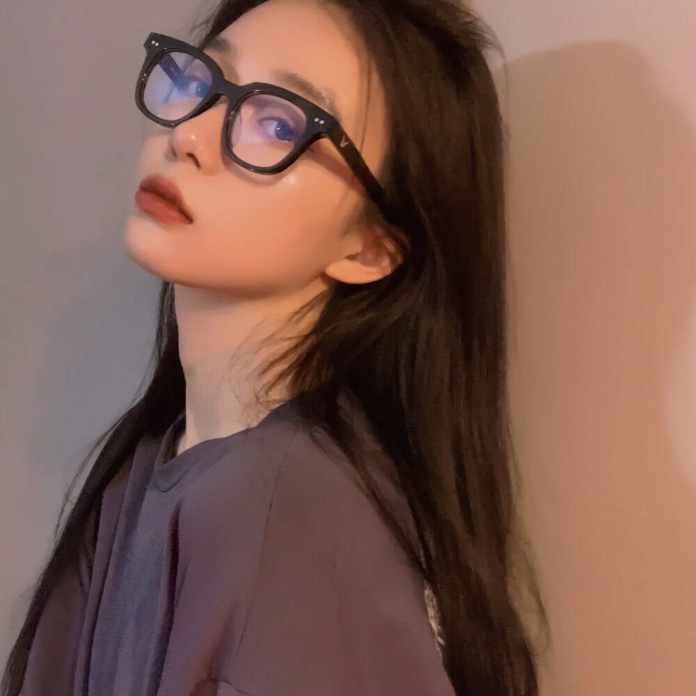 无人问津的港口开满鲜花