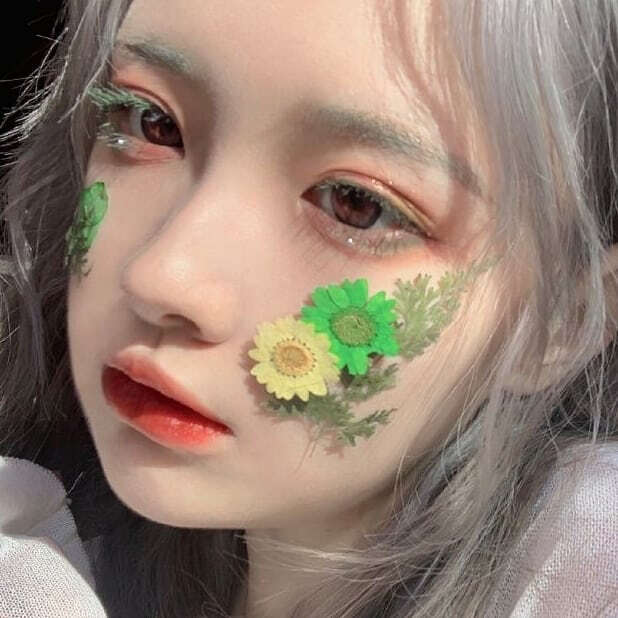 makeup?
春日鲜花妆容