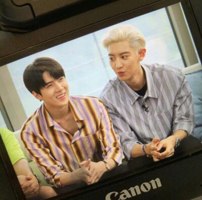 世勋灿烈
EXO–sc