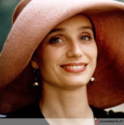 克里斯汀·斯科特·托马斯
Kristin Scott Thomas