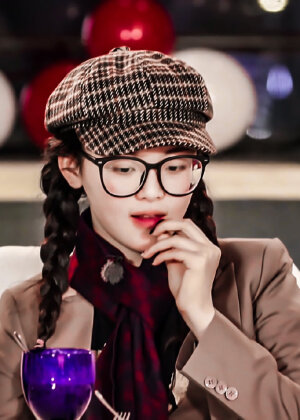 °.✩┈∘*┈杨超越头像┈*∘┈✩.°