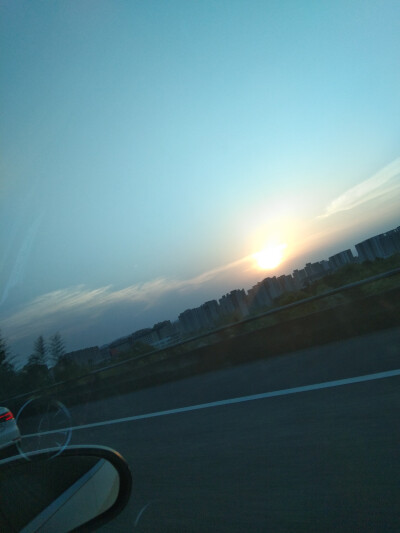 路途中的风景很美