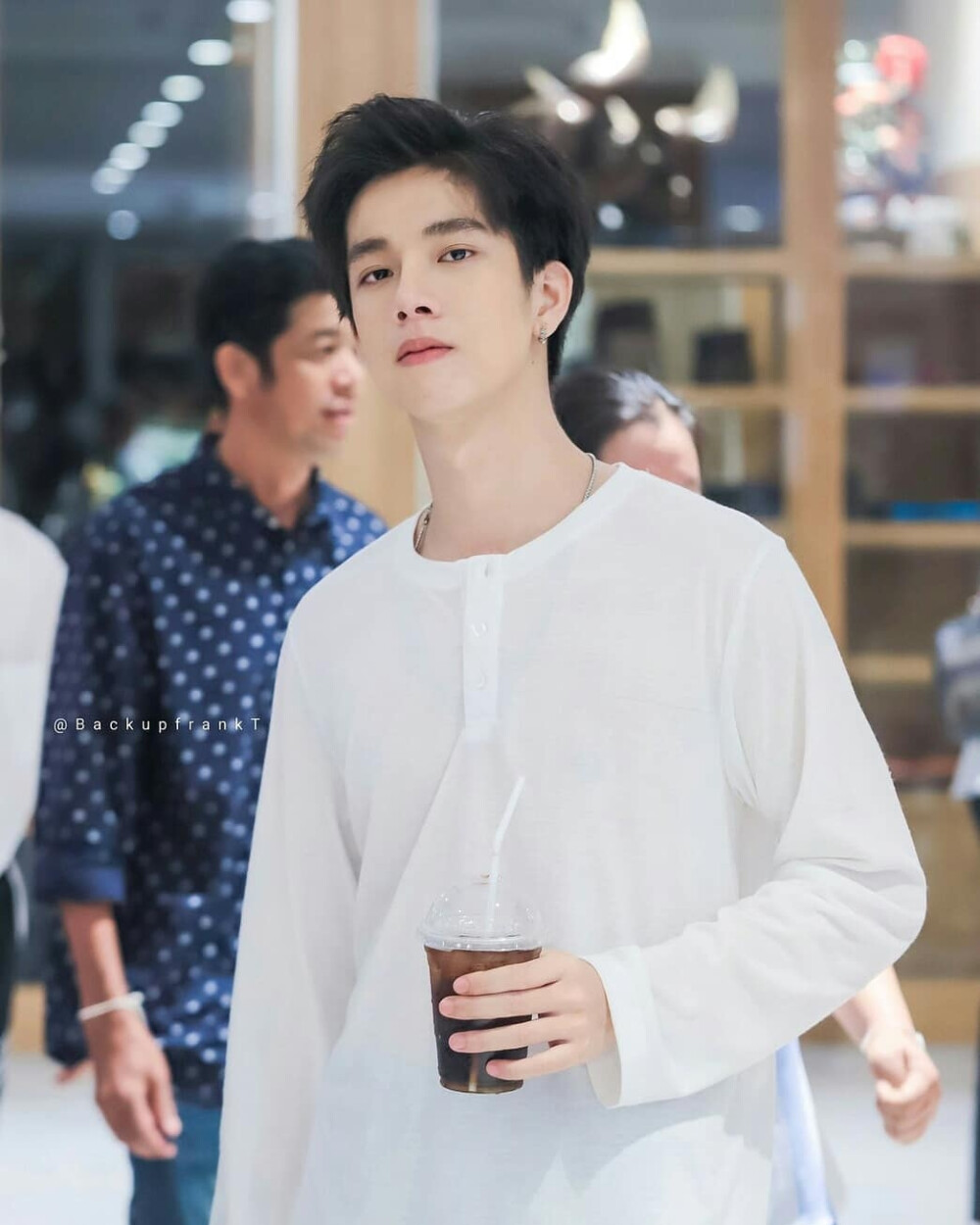 饭卡frank 唐人街探爱 假偶天成 我们的天空 图片来自微博