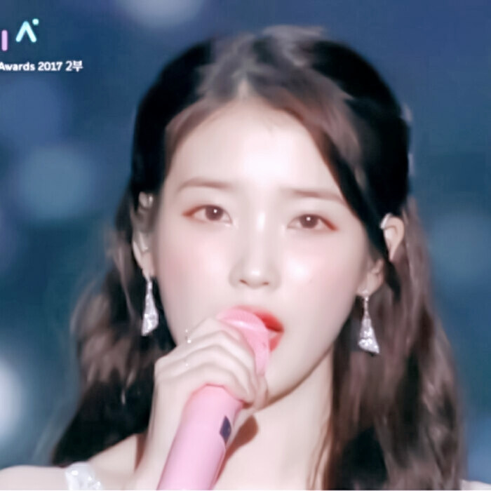 iu
©季寅
原截堆糖富川高
二转标明出处