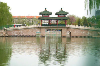 龙潭湖春景