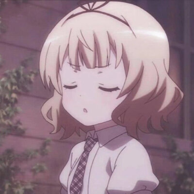 不觉汴京灯火上，江月何年初照人