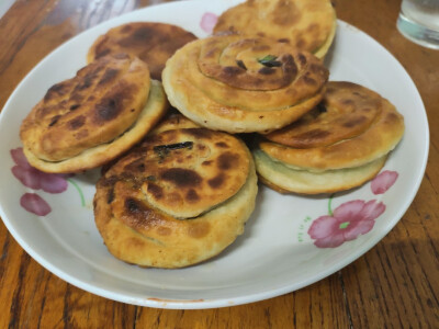 自己做的葱油饼