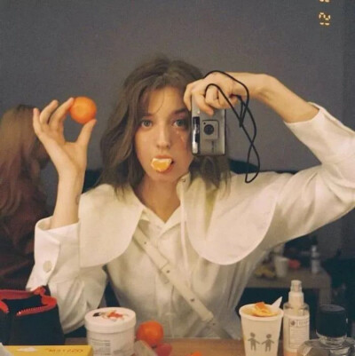 Don't crybecause it is over, smile because it happened.不要因为结束而哭泣，微笑吧，为你的曾经拥有。