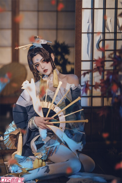 由戚顾儿小姐姐cos的【不知火舞—魅语】
王者荣耀cosplay