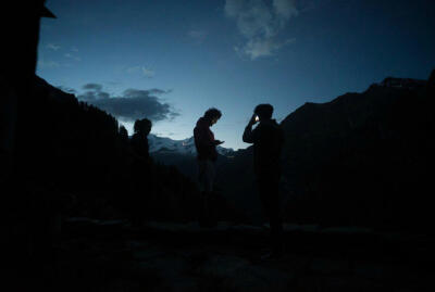 一起吹过晚风的人 大概可以记很久吧☽.