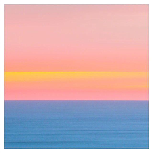 夏天有着迟暮的霞光 正如晚来的你皆是笑意
壁纸★干净★常更新★拿图点赞关注★标签★小清新★黑白★朋友圈背景★文字★便签★文字★可爱★蓝色★句子★语录★备忘录图片★插画★动漫★线稿