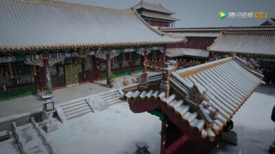 原来年少情深
也可以走到相看两厌