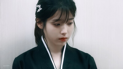 IU | 我的大叔
cr:黑崎一贤