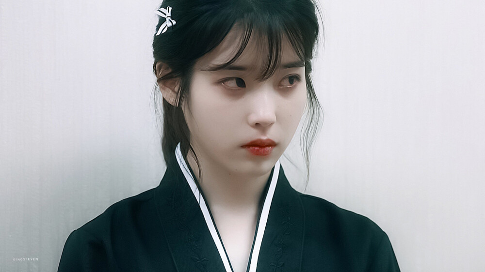 IU | 我的大叔
cr:黑崎一贤