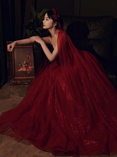 红色礼服婚纱