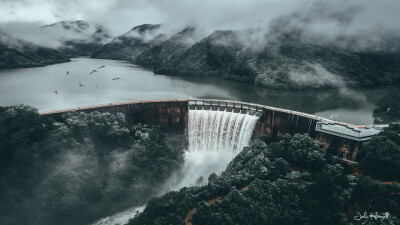 更多美图关注公众号：东琐西碎
春雨
p1-2:@月下黄昏
p3:@苗岭山人
p4:@宋宋iz
p5:@西瓜英雄
p6:@小神鹿的小神驴
p7:@王小多
p8:@存心
p9:@约翰馬