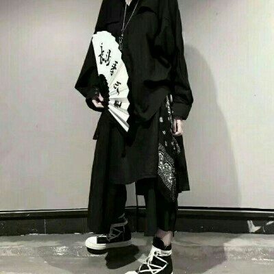 优质头像/白/抱图自取.(ξっ´ω`c)