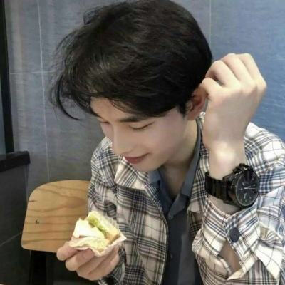 优质头像/白/抱图自取.(ξっ´ω`c)