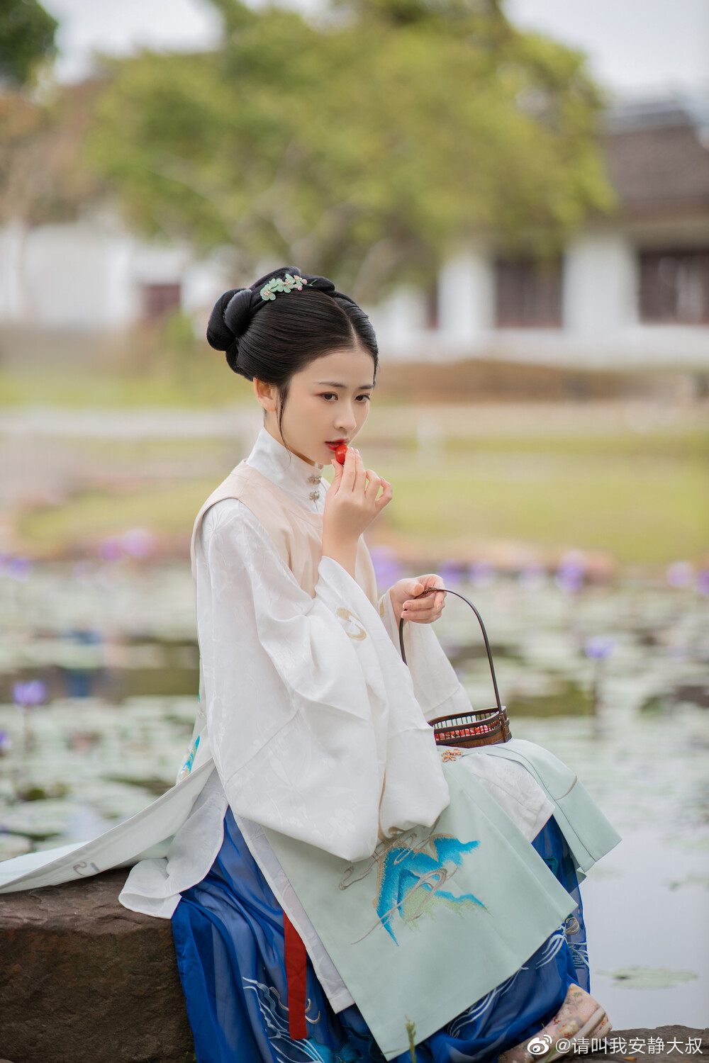 春风如贵客，一到便繁华
神仙@--麓九--
摄影@请叫我安静大叔
千里梦@宴山亭传统服饰定制_初六
#厦门约拍##福州约拍##穿汉服的女生可以有多仙# ​​​