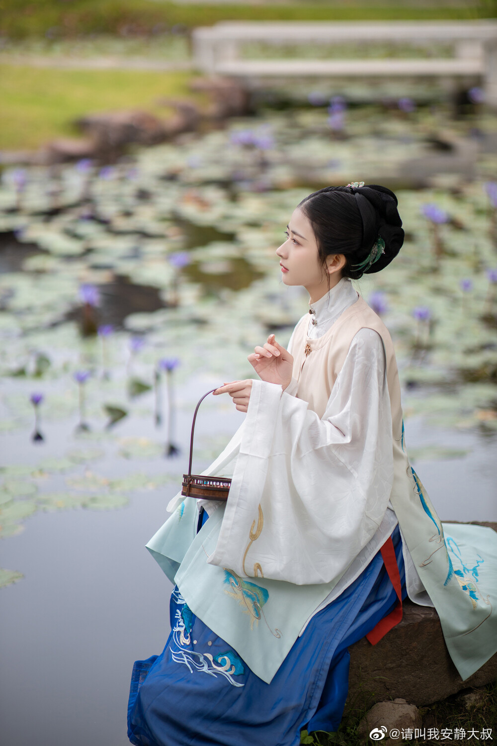 春风如贵客，一到便繁华
神仙@--麓九--
摄影@请叫我安静大叔
千里梦@宴山亭传统服饰定制_初六
#厦门约拍##福州约拍##穿汉服的女生可以有多仙# ​​​