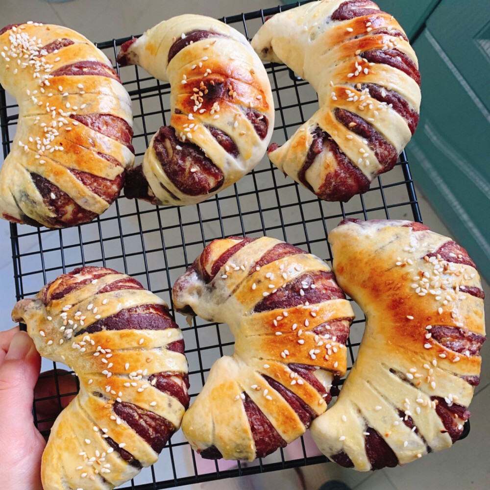 豆沙面包，草莓蛋糕，蛋糕胚，手撕吐司