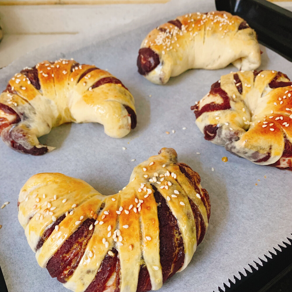 豆沙面包，草莓蛋糕，蛋糕胚，手撕吐司