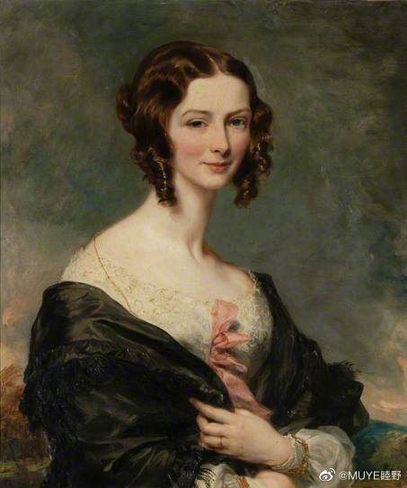 英国画家Margaret Sarah Carpenter（1793-1872）的肖像画继承了托马斯·劳伦斯的传统，但更富于幻想，更有女人味，尤其是在她的儿童肖像画中，她于1814年去了伦敦，很快就成为一名广受欢迎的肖像画家，还是小说家狄更斯的朋友。 