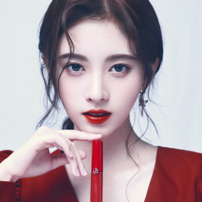 从小被一群怪物培养成新的怪物，你还指望我什么呢