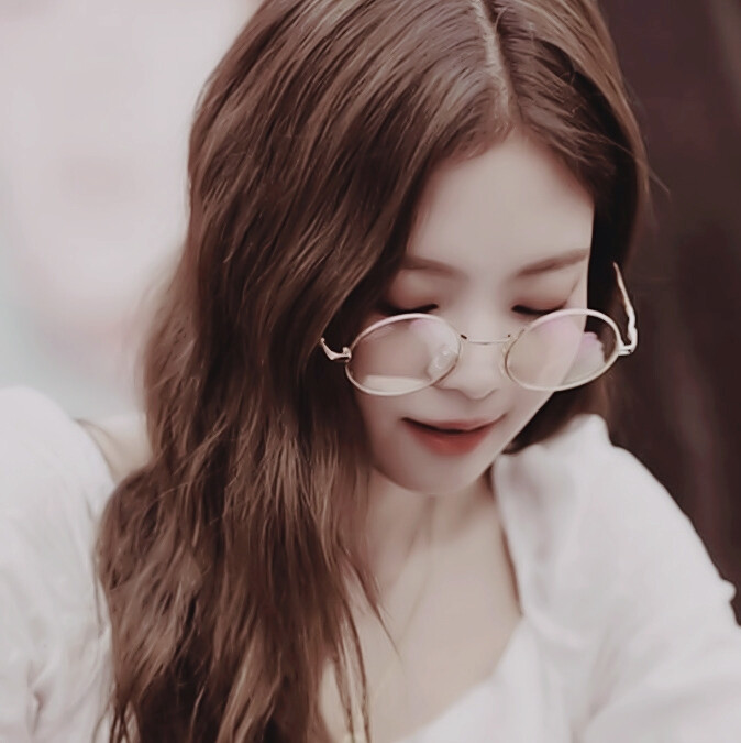 人间香奈儿金智妮jennie头像