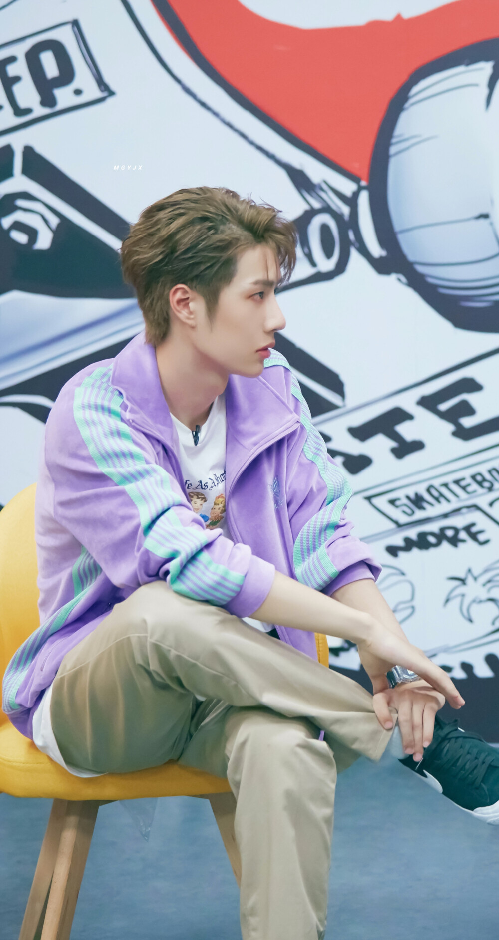 王一博/极限青春
头像/壁纸/背景图/表情包
cr：每天笑成傻子