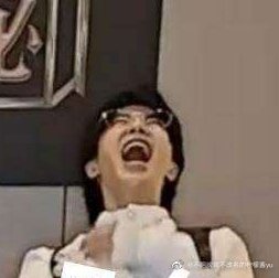 情头一对
华晨宇×贾玲
抱图dd
截自王牌收官直播